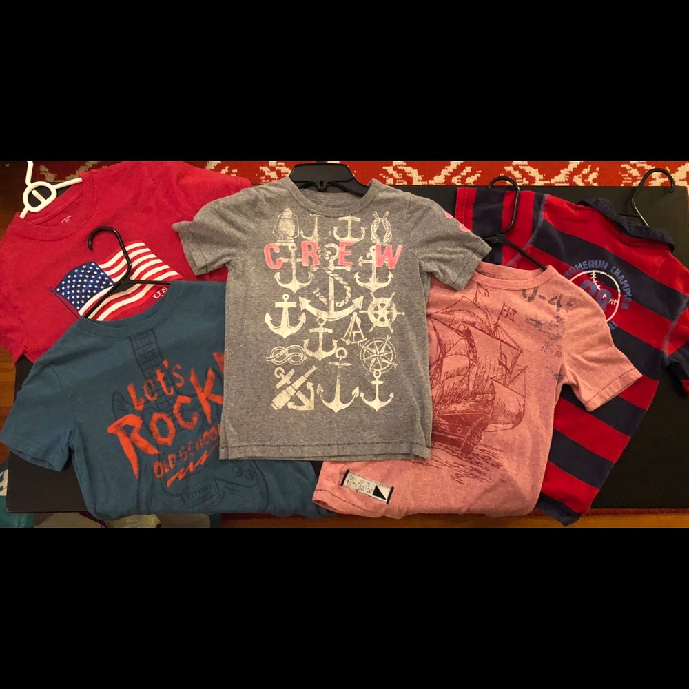 Boys size 6/7 Bundle short-sleeve shirts